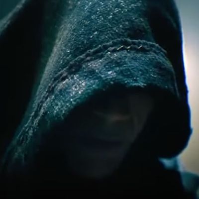 Cape noire en laine usée header image