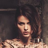 Iva Kalliklès "Voix d'Hadès "