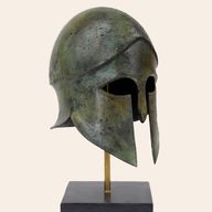Early Vandirian Helmet