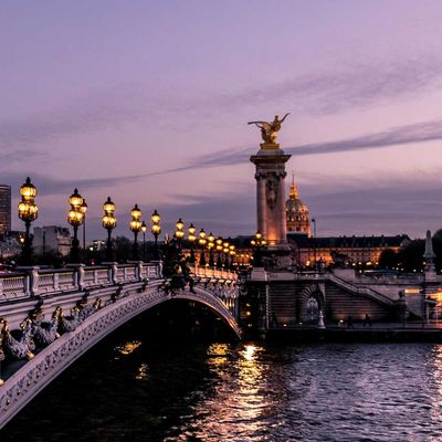 Roman Weetsbury, 3ème header image