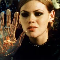 Honor Sinéade Keira Harrington dit " HS "