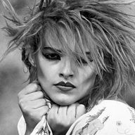 Нина Хаген возвращается с новыми хитами